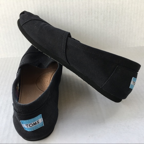 toms black on black women's canvas classics